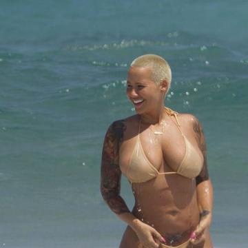 Sexy amber rose nude