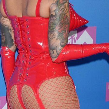amber-rose-reveals-ass-and-boobs-15