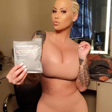 amber-rose-reveals-ass-and-boobs-1