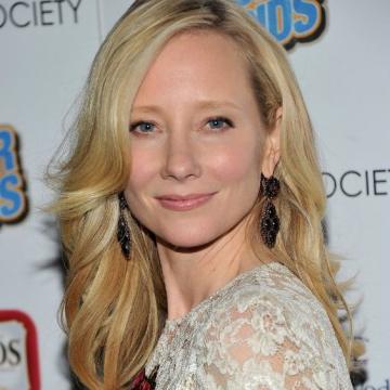 anne-heche-hot-picture-07