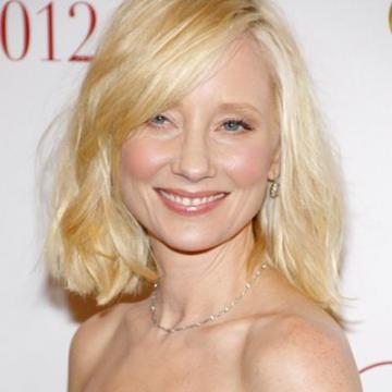 anne-heche-hot-picture-22