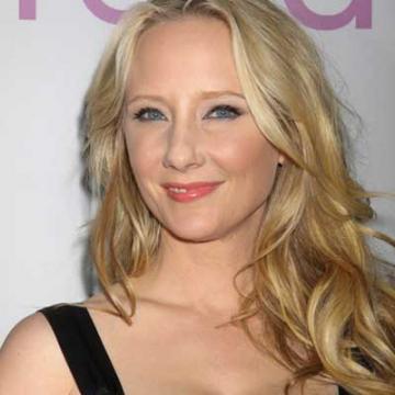 anne-heche-hot-picture-26