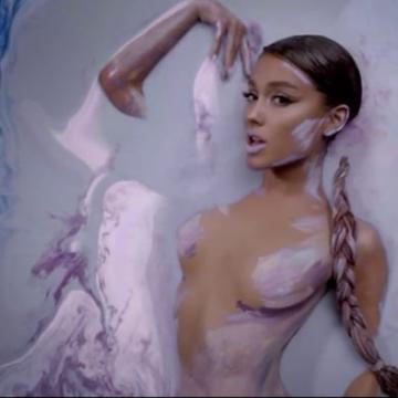 Ariana-Grande-incredible-naked-body-photo-05