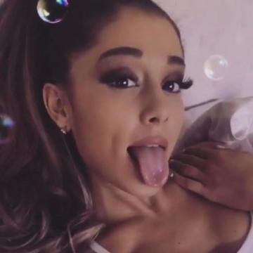 Ariana Grande reveals pussy and naked ass