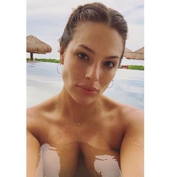 ashely-graham-naked-and-topless-instagram-pics-17