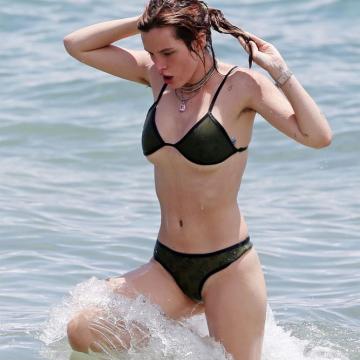 best-naked-pics-of-Bella-Thorne-nude-128