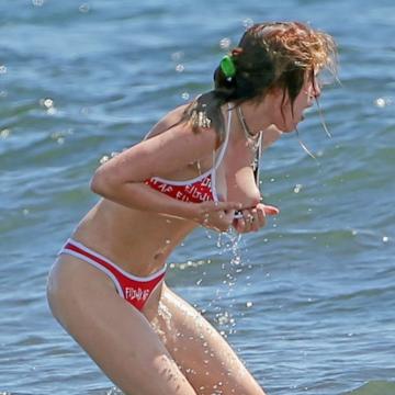 best-naked-pics-of-Bella-Thorne-nude-139