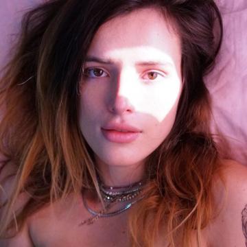 bella-thorne-nude-sexy-topless-photos-03