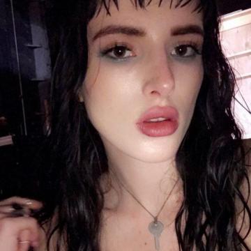 bella-thorne-topless-and-sexy-photos-14