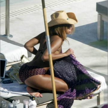 beyonce-big-butt-or-naked-photo-64