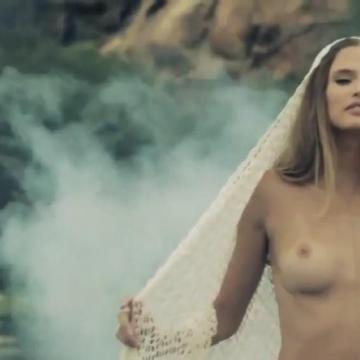 Bianca Balti model shows her stunning tits