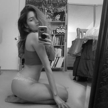 Blanca Blanco sexy selfie