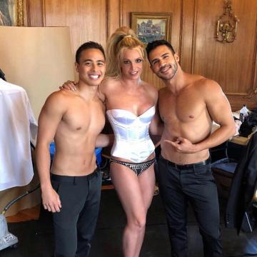 Britney Spears ultimate milf threesome action