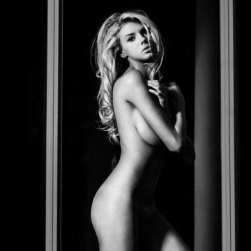 charlotte-mckinney-naked-and-topless-pics-03