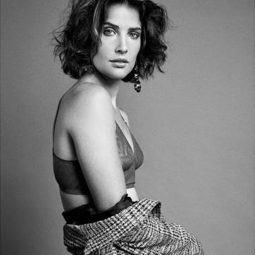 cobie-smulders-shows-sexy-naked-boobs-07