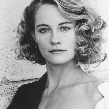 Cybill Shepherd goes sexy and some see thru pics - photo gallery