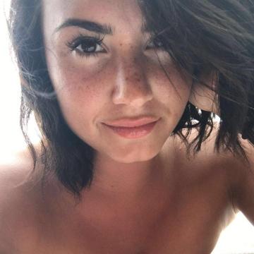 Demi Lovato naked pictures of the singer