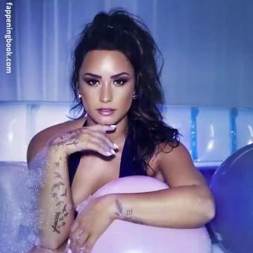 demi-lovato-nude-photo-number-208