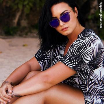 demi-lovato-nude-photo-number-379