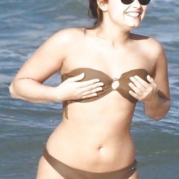 Demi Lovato bikini boobs