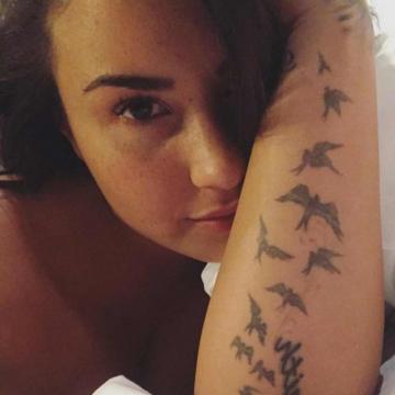 demi-lovato-goes-topless-and-nude-8