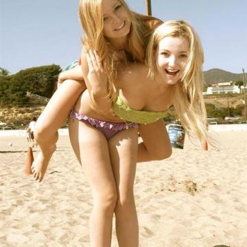Dove-Cameron-Nude-Pictures-13