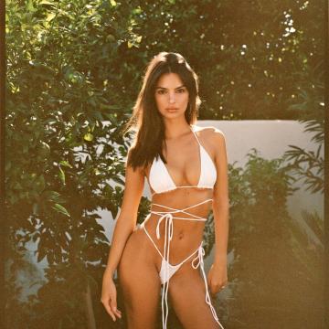 emily-ratajkowski-naked-and-hot-116