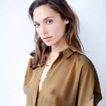 gal-gadot-naked-number-photo-078