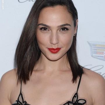 gal-gadot-naked-number-photo-087