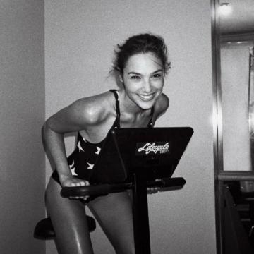 gal-gadot-naked-number-photo-177