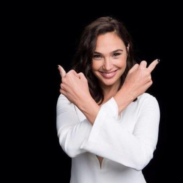 gal-gadot-naked-number-photo-204