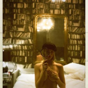 Hailey Clauson topless photo