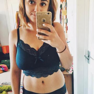 Hannah-Witton-Photos-Leaked-20