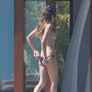 heidi-klum-goes-topless-for-you-14