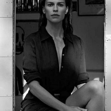 hilary-swank-shows-ass-and-naked-body-14