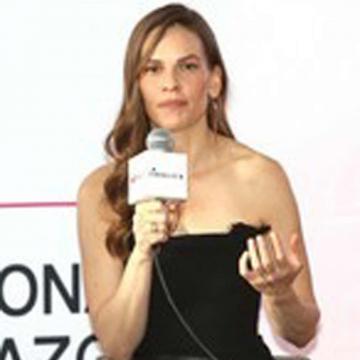 hilary-swank-shows-ass-and-naked-body-26