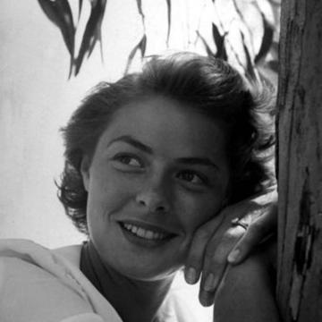 ingrid-bergman-goes-topless-and-hot-0