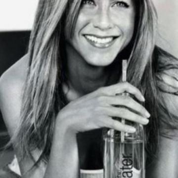 Actress Jennifer Aniston sexy smile