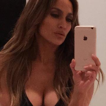 Jennifer Lopez latina big sexy ass exposed