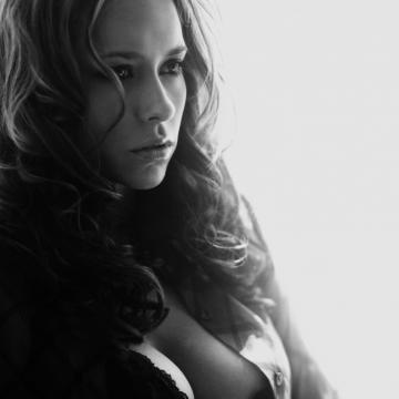 Jennifer-Love-Hewitt-nude-sexy-tits-03