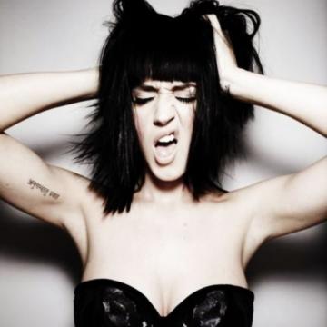 katy-perry-sexy-and-topless-pics-34