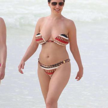kelly-brook-topless-on-the-beach-11