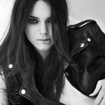 kendall-jenner-ass-and-topless-pics-23