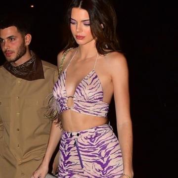 kendall-jenner-goes-naked-134