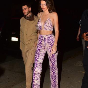 kendall-jenner-goes-naked-213