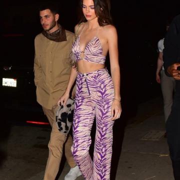 kendall-jenner-goes-naked-233