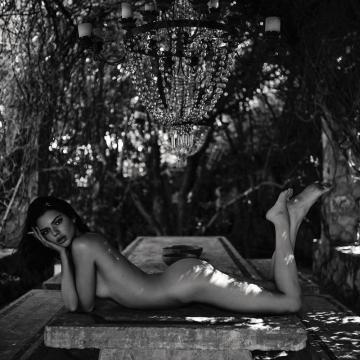 Kendall Jenner naked butt