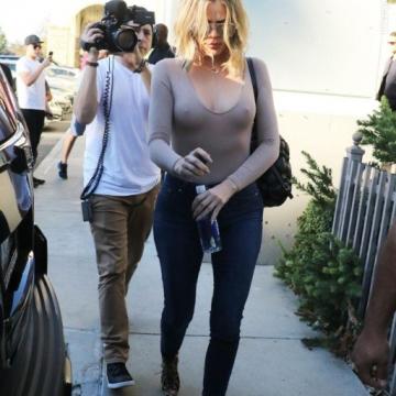 khloe-kardashian-naked-photo-number-431