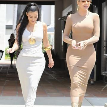 Kim-Kardashian-Khloé-Kardashian-Sexy-TheFappeningBlog.com-1-624x936