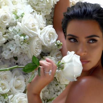 Kim-Kardashian-shows-ass-and-boobs-13